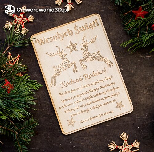drewniana kartka świąteczna z grawerowanymi życzeniami