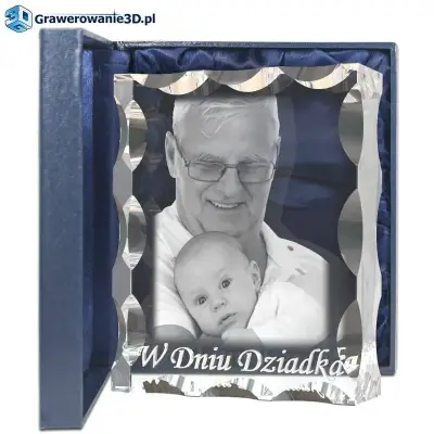 Kryształ ze zdjęciem to ponadczasowy prezent na dzień dziadka i babci. Nowoczesna technologia pomaga stworzyć prezent przyszłości! Wyjątkowy, pomysłowy i piękny!