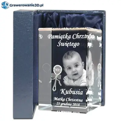 wygrawerowane zdjęcie dziecka na Chrzest Święty