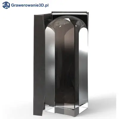 Luksusowa statuetka z grawerem wewnątrz obelisk