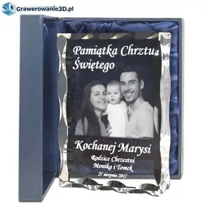 wygrawerowane zdjęcie wraz z dedykacją od chrzestnych