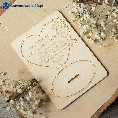 grawerowana kartka komunijna z wyciętymi elementami