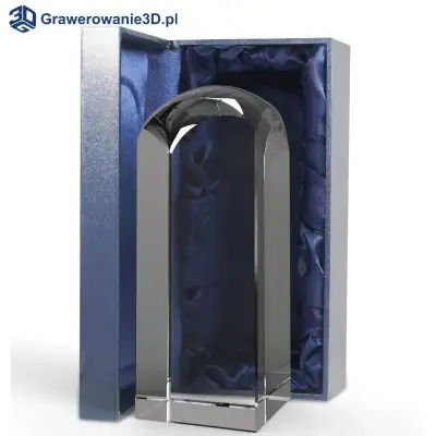 kryształowy obelisk o wysokości 16cm