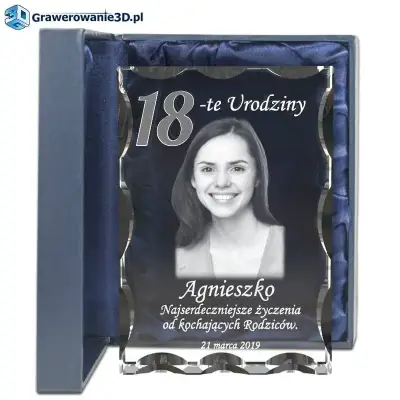 Prezent od rodziców na 18 urodziny grawer w szkle