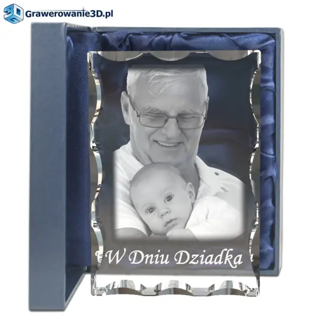 Wyjątkowo piękny prezent dla dziadka w postaci kunsztownego fotokryształu z życzeniami to jedyny w swoim rodzaju podarun