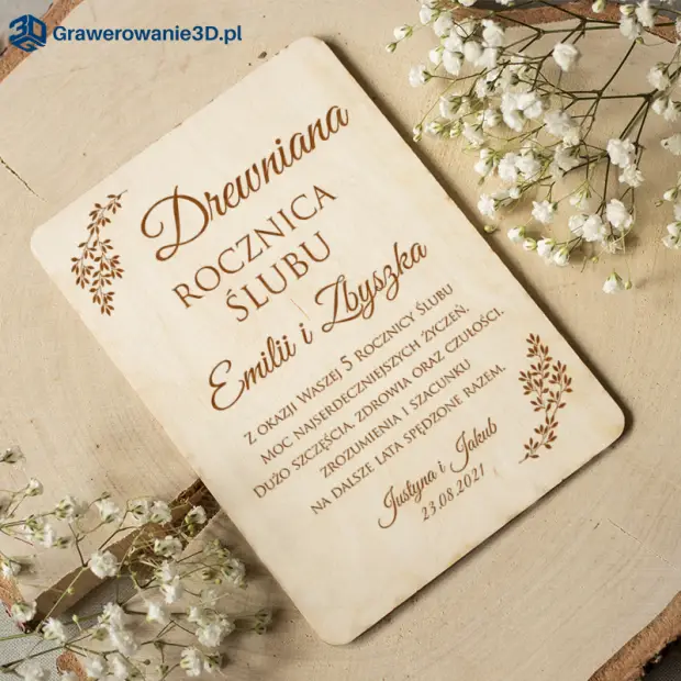 Drewniana kartka z grawerem na rocznicę ślubu