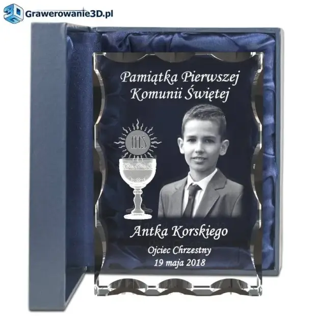 szklana statuetka komunia pierwsza pamiątka