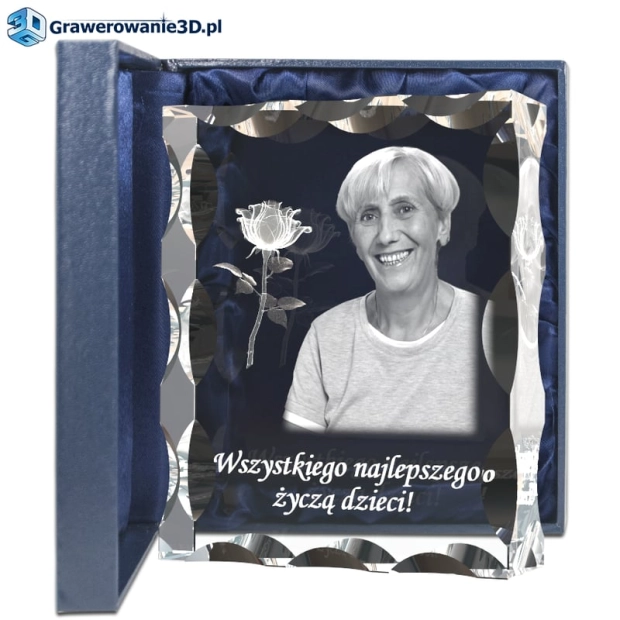 Grawerowana statuetka dla super mamy. Szkło z grawerem. Zdjęcie w szkle. Zdjęcie na szkle. Grawerowany prezent dla mamy