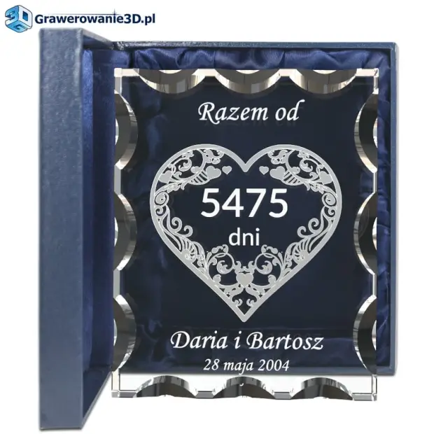 grawerowane serce dla ukochanej z ilością dni od kiedy jesteście razem
