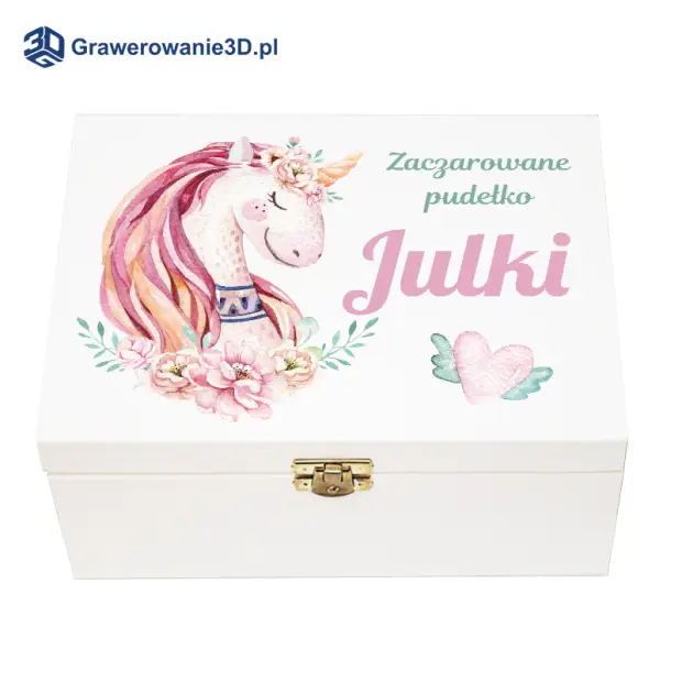 pudełko dla dziewczynki z jednorożcem, imieniem oraz dopiskiem zaczarowane pudełko