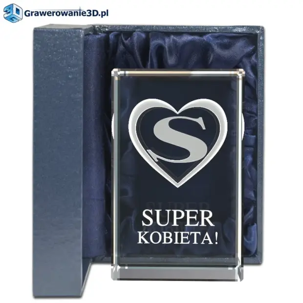 prezent dla kobiety na dzień kobiet, piękny grawer w szkle