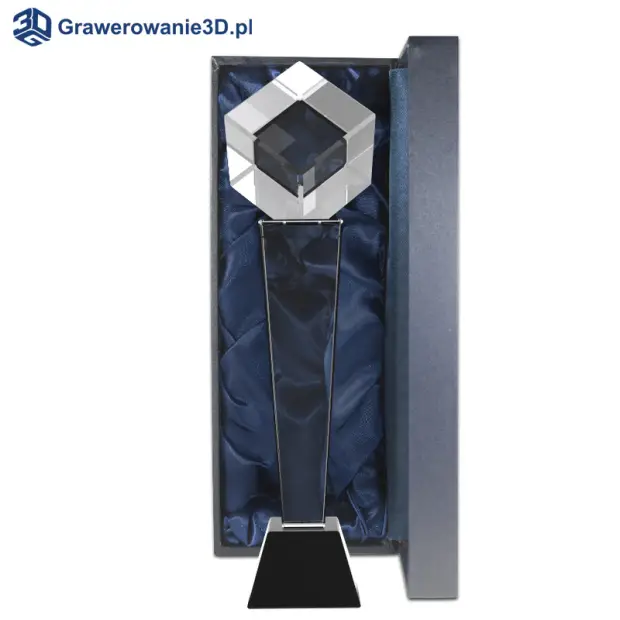 szklana statuetka z grawerunkiem 3D idealna jako nagroda