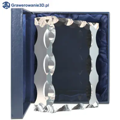 szklana statuetka z grawerem