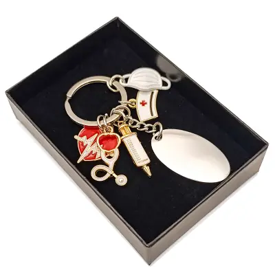 personalizowany prezent breloczek lekarski