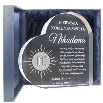 kryształowa statuetka z grawerem na komunię