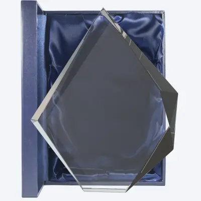 kryształowa statuetka z grawerem