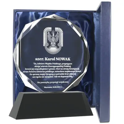 Personalizowana statuetka na pamiątkę przysięgi wojskowej