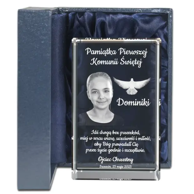 Fotokryształ na pamiątkę Komunii Świętej z grawerowanymi życzeniami od chrzestnego