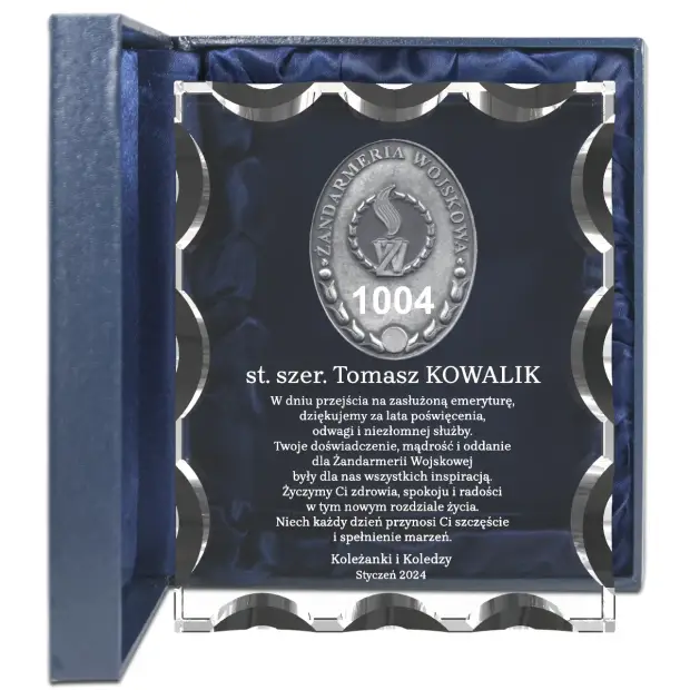 Grawerowana odznaka Żandarmerii Wojskowej w szkle