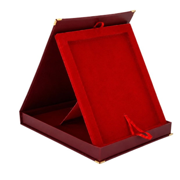 eleganckie etui do ryngrafu kolor czerwony wersja pionowa