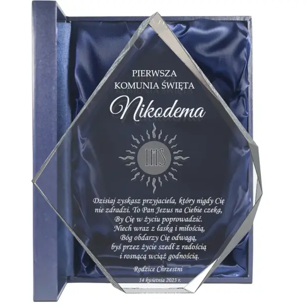Kryształ na komunię z imieniem dziecka i dedykacją