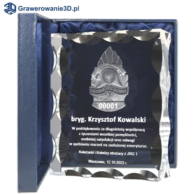 odznaka PSP wygrawerowana w krysztale