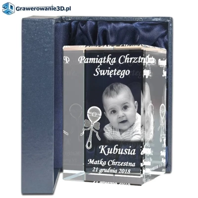 wygrawerowane zdjęcie dziecka na Chrzest Święty