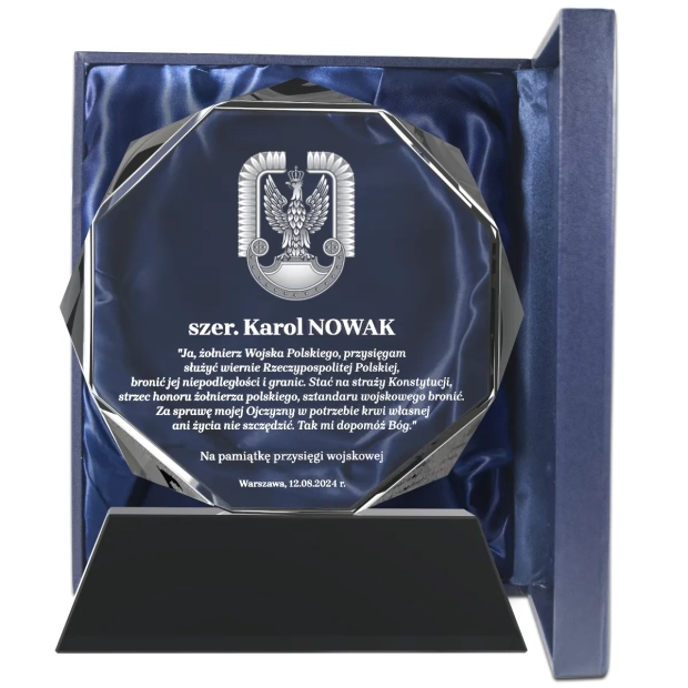Pamiątka przysięgi wojskowej grawerowana statuetka