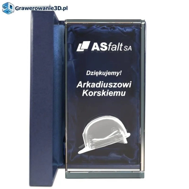 Ekskluzywne podziękowanie za współpracę dla kontrahenta Wyjątkowa kryształowa statuetka z grawerem umieszczonym wewnątrz