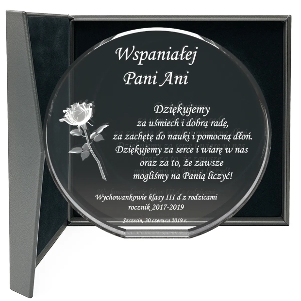 Statuetka na koniec roku dla nauczyciela