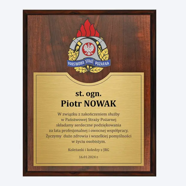 Grawerowany drewniany dyplom dla strażaka na emeryturę